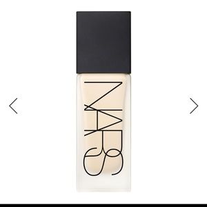 NARS NATURAL RADIANT LONGWEAR FOUNDATION